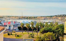 Grand appartement proche port et plages, 6 à 8 pers, 3 chambres, climatisé